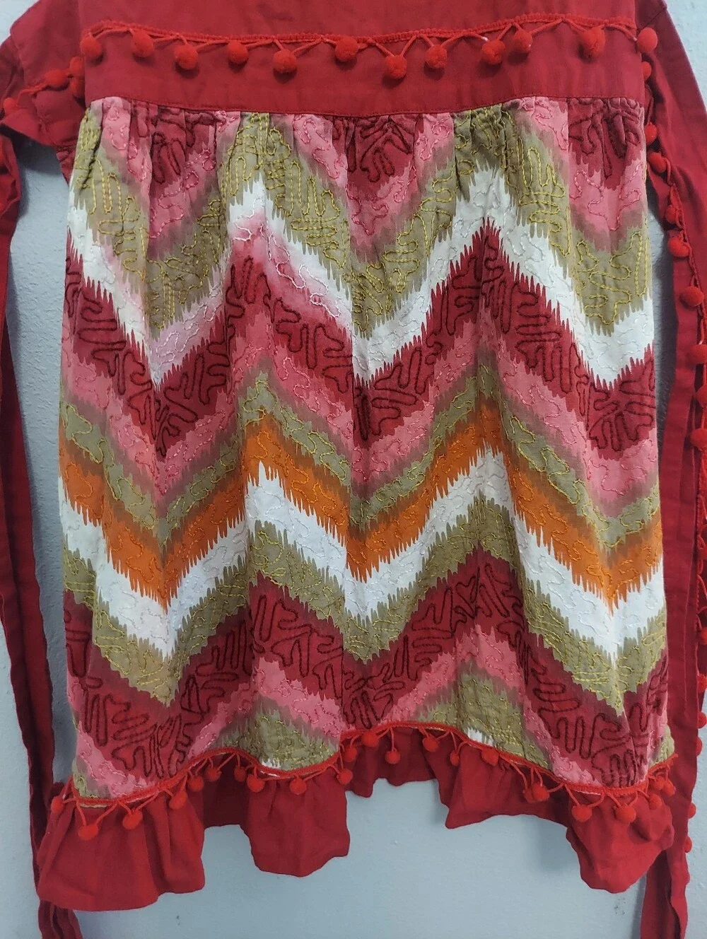 Sur La Table Ruffle & Pompom Detail Halter Red Chevron Apron OS Festive Hostess